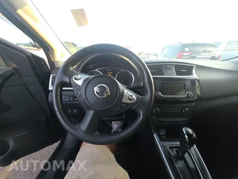 2017 Nissan Sentra SR – miniatura 11