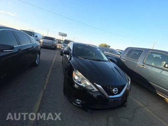 2017 Nissan Sentra SR – miniatura 2