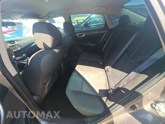 2017 Nissan Sentra SR – miniatura 13