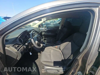 2017 Nissan Sentra SR – miniatura 7