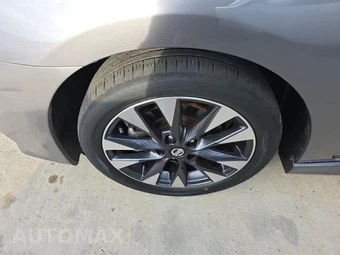 2017 Nissan Sentra SR TURBO – miniatura 8