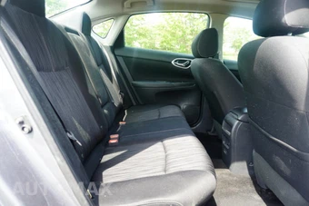 2017 Nissan Sentra SV - miniatura 19