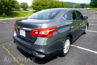 2017 Nissan Sentra SV - miniatura 7