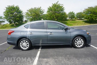 2017 Nissan Sentra SV - miniatura 8