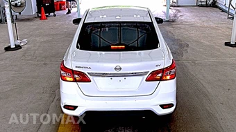 2017 Nissan Sentra SV – miniatura 5