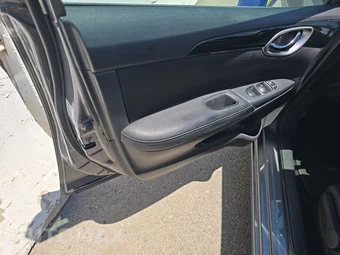 2017 Nissan Sentra SV – miniatura 9