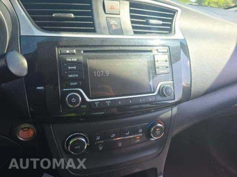 2017 Nissan Sentra SV – miniatura 11
