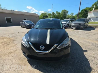 2017 Nissan Sentra SV – miniatura 2