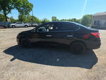 2017 Nissan Sentra SV – miniatura 3