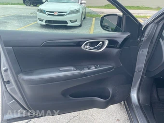 2017 Nissan Sentra SV - miniatura 6