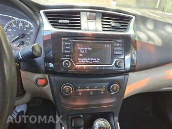 2017 Nissan Sentra SV - miniatura 10