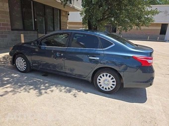 2017 Nissan Sentra SV - miniatura 2