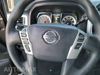2017 Nissan TITAN - miniatura 10