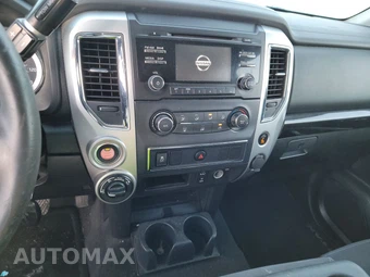 2017 Nissan TITAN - miniatura 11