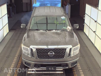 2017 Nissan TITAN - miniatura 2