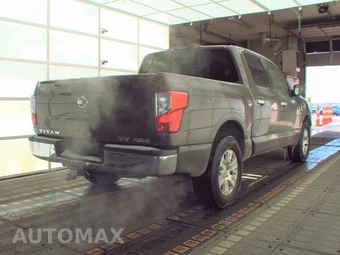 2017 Nissan TITAN - miniatura 4