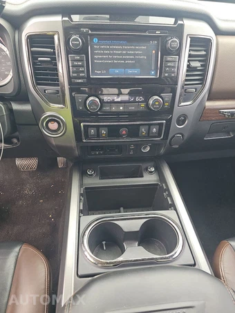 2017 Nissan TITAN Platinum Reserve Crew Cab Short Bed - miniatura 11