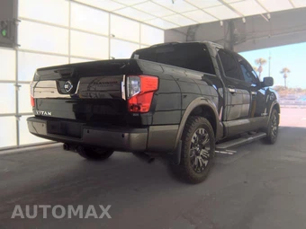 2017 Nissan TITAN Platinum Reserve Crew Cab Short Bed - miniatura 4