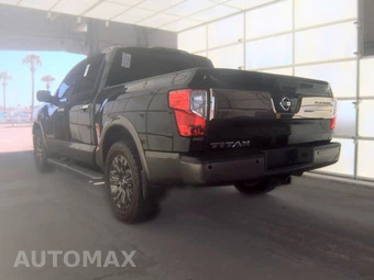 2017 Nissan TITAN Platinum Reserve Crew Cab Short Bed - miniatura 6
