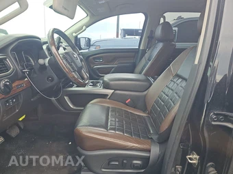 2017 Nissan TITAN Platinum Reserve Crew Cab Short Bed - miniatura 7