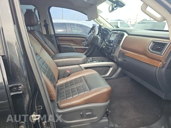2017 Nissan TITAN Platinum Reserve Crew Cab Short Bed - miniatura 8