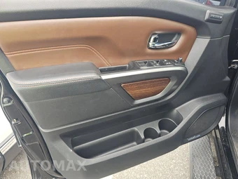2017 Nissan TITAN Platinum Reserve Crew Cab Short Bed - miniatura 9