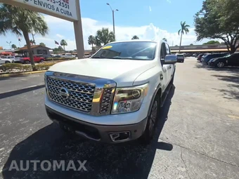 2017 Nissan TITAN Platinum Reserve Crew Cab Short Bed