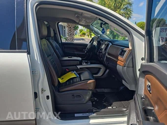 2017 Nissan TITAN Platinum Reserve Crew Cab Short Bed - miniatura 15