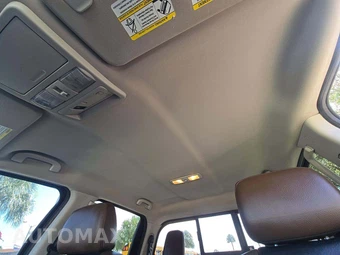 2017 Nissan TITAN Platinum Reserve Crew Cab Short Bed - miniatura 8