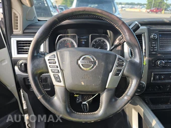 2017 Nissan TITAN PRO-4X Crew Cab Short Bed - miniatura 10