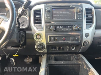 2017 Nissan TITAN PRO-4X Crew Cab Short Bed - miniatura 11