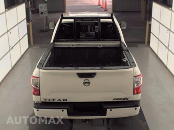 2017 Nissan TITAN PRO-4X Crew Cab Short Bed - miniatura 5