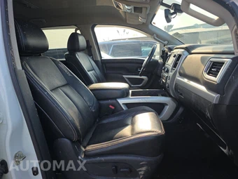 2017 Nissan TITAN PRO-4X Crew Cab Short Bed - miniatura 8