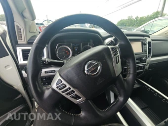 2017 Nissan TITAN PRO-4X Crew Cab Short Bed - miniatura 10