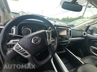 2017 Nissan TITAN PRO-4X Crew Cab Short Bed - miniatura 11