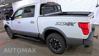 2017 Nissan TITAN PRO-4X Crew Cab Short Bed - miniatura 6