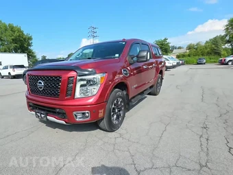 2017 Nissan TITAN PRO-4X Crew Cab Short Bed