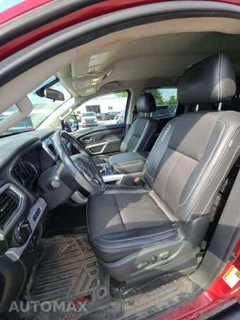2017 Nissan TITAN PRO-4X Crew Cab Short Bed - miniatura 3