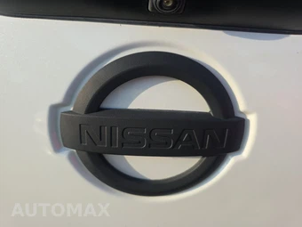 2017 Nissan TITAN PRO-4X Crew Cab Short Bed - miniatura 16