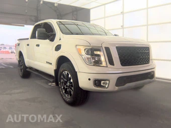 2017 Nissan TITAN PRO-4X Crew Cab Short Bed - miniatura 3
