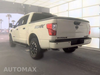 2017 Nissan TITAN PRO-4X Crew Cab Short Bed - miniatura 6