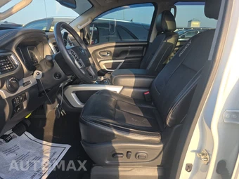 2017 Nissan TITAN PRO-4X Crew Cab Short Bed - miniatura 7