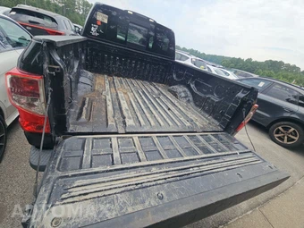 2017 Nissan TITAN S Crew Cab Short Bed - miniatura 16