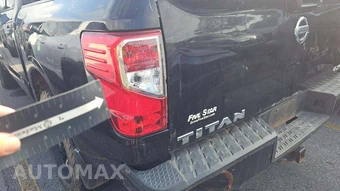 2017 Nissan TITAN S Crew Cab Short Bed - miniatura 26