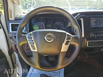 2017 Nissan TITAN S Crew Cab Short Bed - miniatura 10