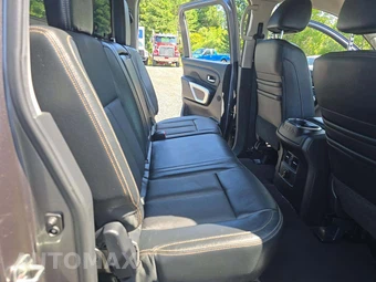 2017 Nissan TITAN SL Crew Cab Short Bed - miniatura 13
