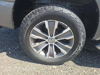 2017 Nissan TITAN SL Crew Cab Short Bed - miniatura 21