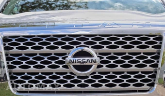 2017 Nissan TITAN SL Crew Cab Short Bed - miniatura 2