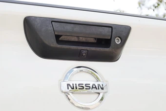 2017 Nissan TITAN SL Crew Cab Short Bed - miniatura 22