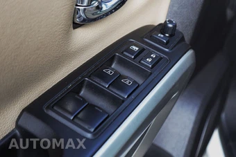 2017 Nissan TITAN SL Crew Cab Short Bed - miniatura 24
